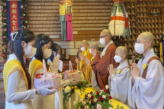 Ullambana Ceremony at Hoang Phap ashram in Jeonju - South Korea